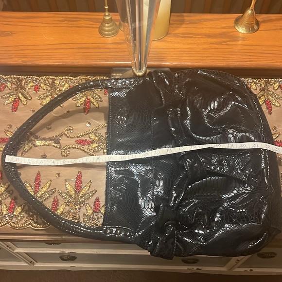 👜EC:Perlina Genuine Leather Snakeskin Shoulder Bag - Picture 4 of 12